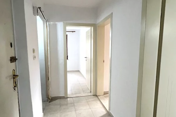 Ambient biznesi me qera 3+1 ne Tirane - 950 Euro