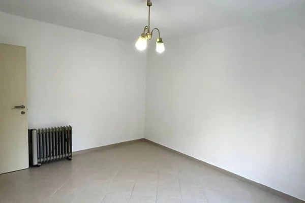 Ambient biznesi me qera 3+1 ne Tirane - 950 Euro