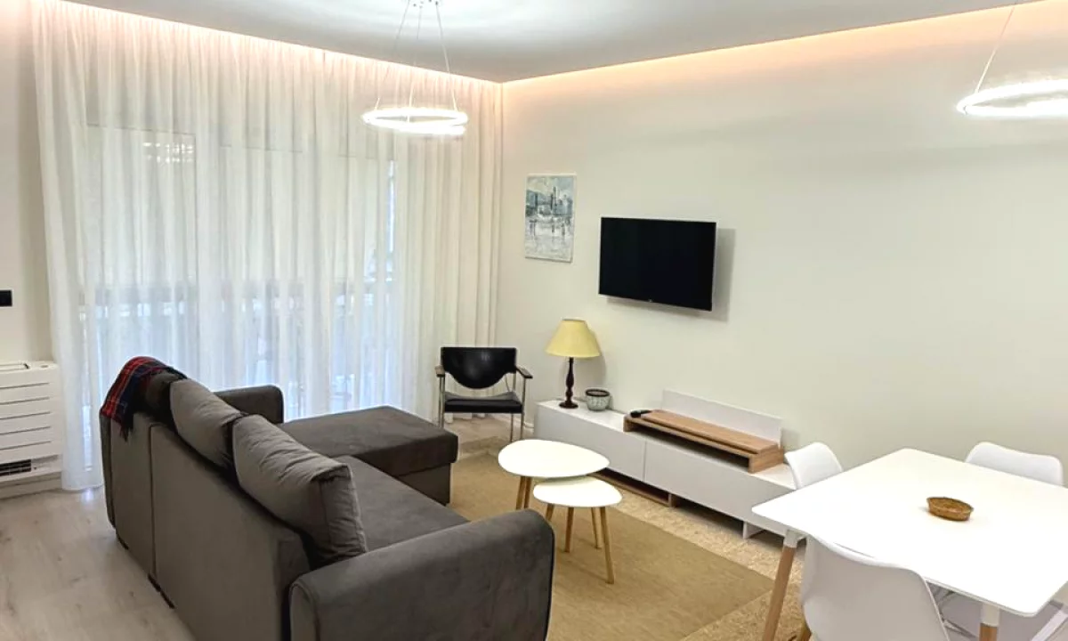 Shtepi me qera Apartament ne Tirane, 1+1, Mobilimi E mobiluar, Pagesa 750  Euro.