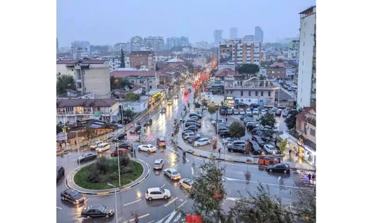 🔥Shitet Dyqan – Komuna e Parisit prane KESH-it