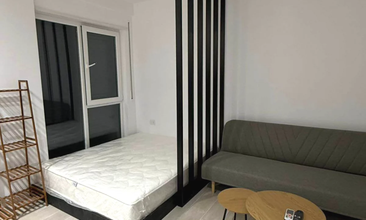 Shtepi me qera Apartament ne Tirane, Garsoniere, Mobilimi E mobiluar, Pagesa 400  Euro.