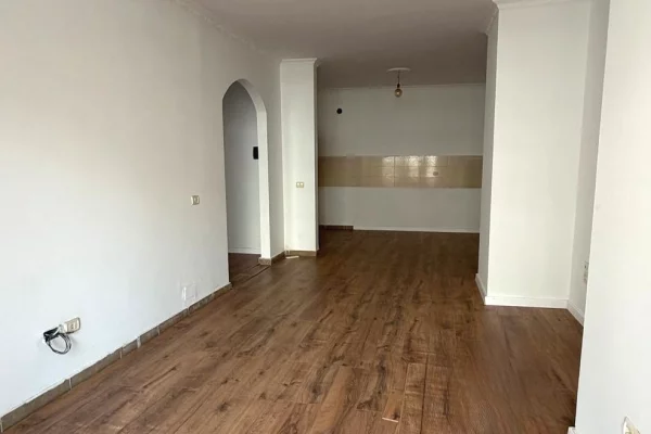 Shtepi ne shitje Apartament ne Tirane, 2+1, Mobilimi Bosh, pa mobiluar, Pagesa 145,000  Euro.