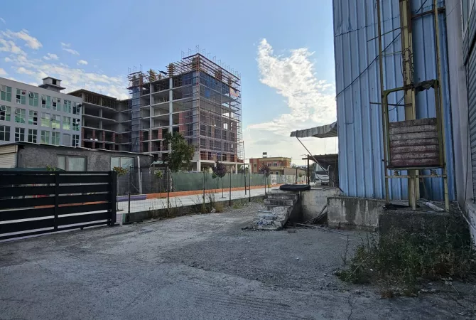 🏢 Objekt Multifunksional per Qira – Ideale per Prodhim, Magazine apo Aktivitet Komercial!