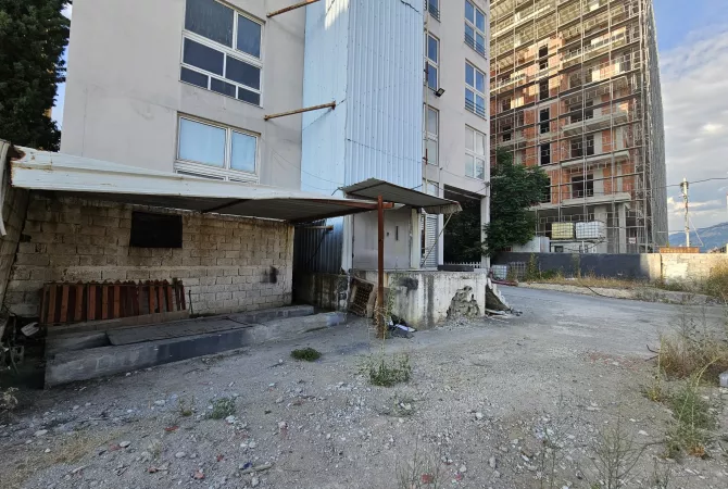 🏢 Objekt Multifunksional per Qira – Ideale per Prodhim, Magazine apo Aktivitet Komercial!