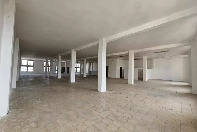 🏢 Objekt Multifunksional per Qira – Ideale per Prodhim, Magazine apo Aktivitet Komercial!