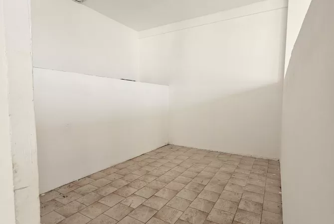 🏢 Objekt Multifunksional per Qira – Ideale per Prodhim, Magazine apo Aktivitet Komercial!