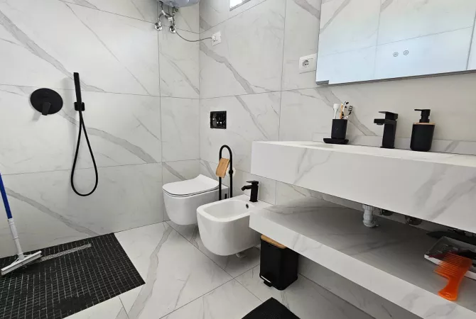 Shtepi me qera Duplex(shtepi me 2 kate) ne Tirane, 3+1, Mobilimi E mobiluar, Pagesa 1,200  Euro.