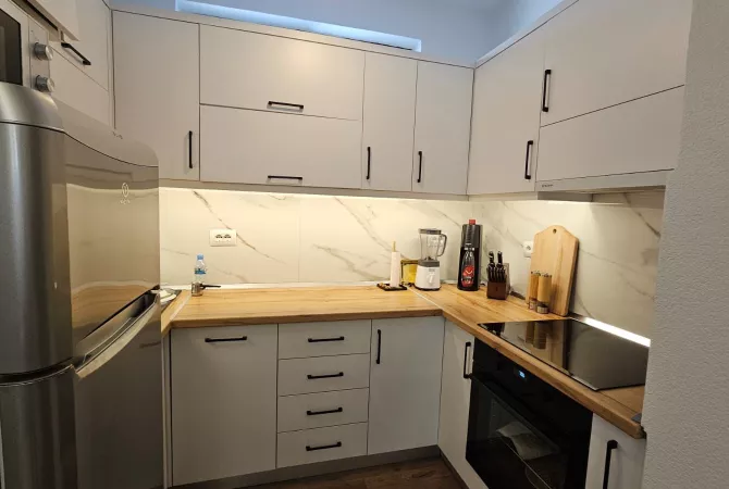 Shtepi me qera Duplex(shtepi me 2 kate) ne Tirane, 3+1, Mobilimi E mobiluar, Pagesa 1,200  Euro.