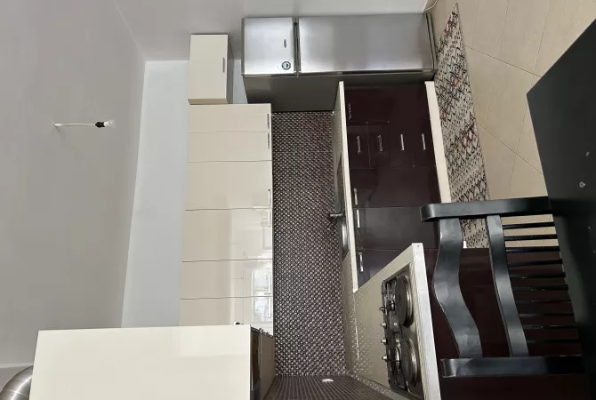 Shtepi me qera 1+1 ne Tirane - 40,000 Leke