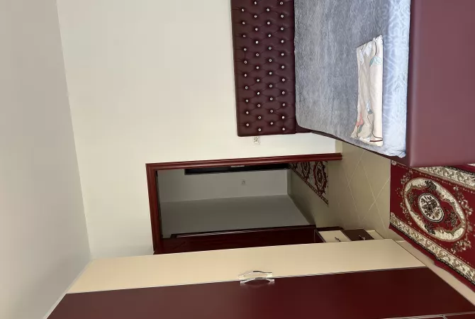 Shtepi me qera 1+1 ne Tirane - 40,000 Leke