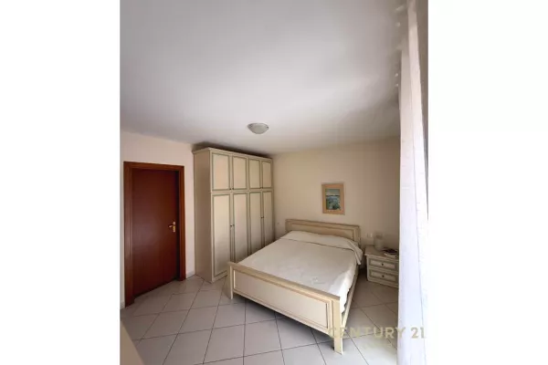 Shtepi me qera 2+1 ne Tirane - 730 Euro