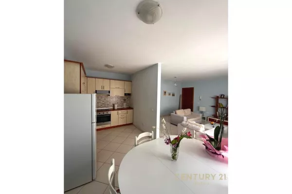 Shtepi me qera 2+1 ne Tirane - 730 Euro