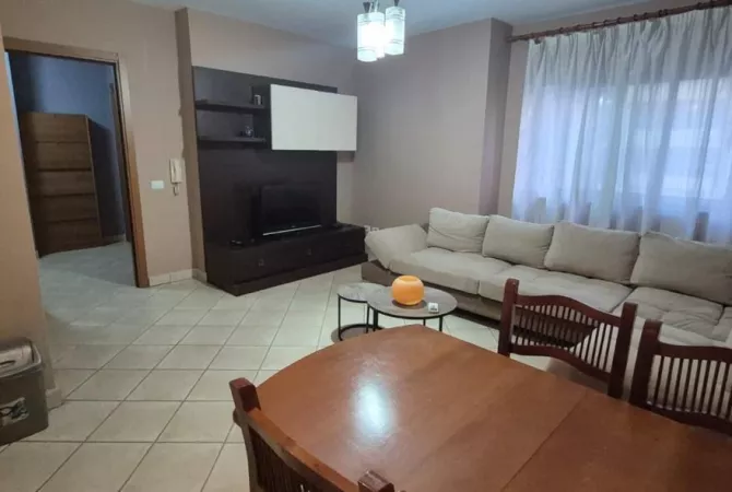 Shtepi me qera 2+1 ne Tirane - 65,000 Leke