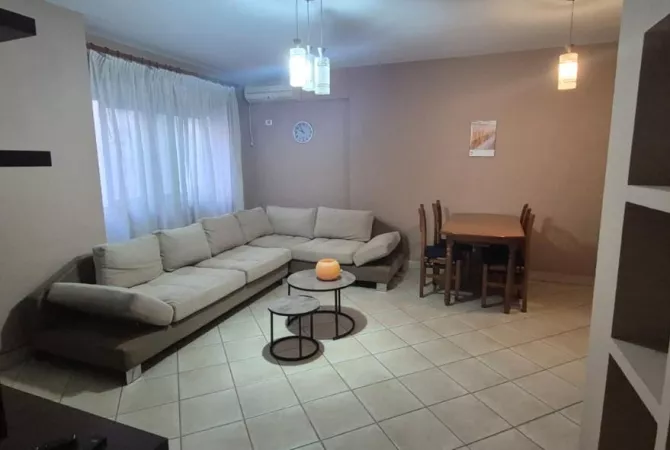 Shtepi me qera 2+1 ne Tirane - 65,000 Leke