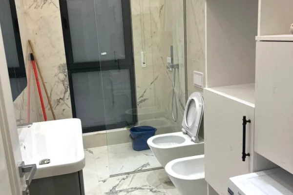 Shtepi me qera Apartament ne Tirane, 3+1, Mobilimi E mobiluar, Pagesa 1,200  Euro.