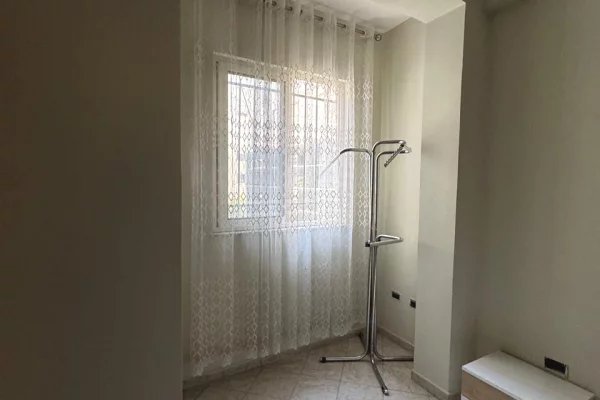 Shtepi me qera Apartament ne Tirane, 1+1, Mobilimi E mobiluar, Pagesa 500  Euro.