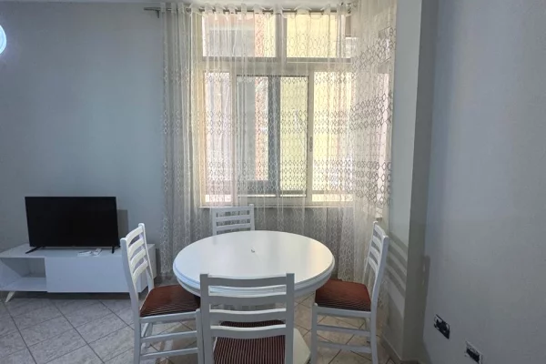 Shtepi me qera Apartament ne Tirane, 1+1, Mobilimi E mobiluar, Pagesa 500  Euro.