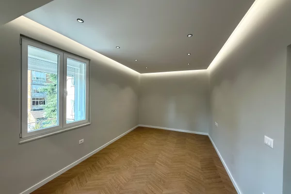 Shtepi ne shitje Apartament ne Tirane, 2+1, Mobilimi Bosh, pa mobiluar, Pagesa 249,000  Euro.