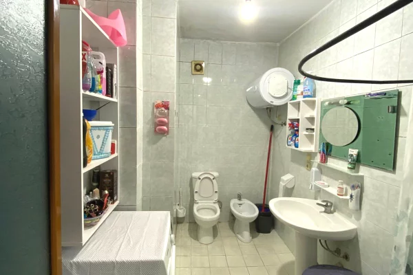 Appartamento in vendita a Tirana 2+1, Arredato