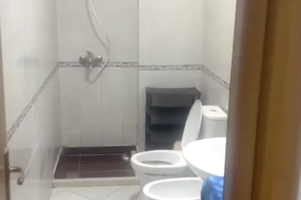 Shtepi me qera Apartament ne Tirane, 1+1, Mobilimi E mobiluar, Pagesa 42,000  Leke.