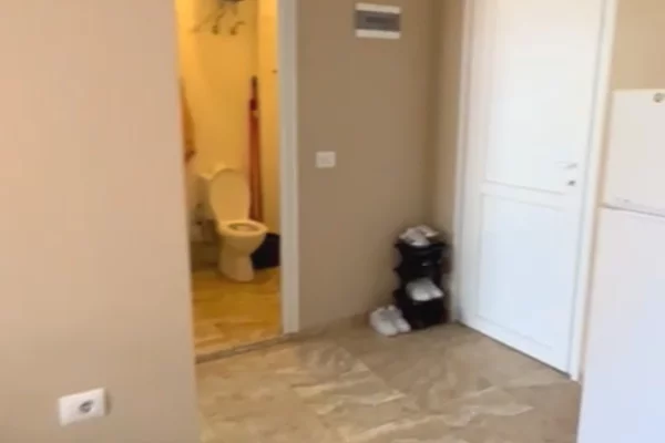 Shtepi me qera 1+1 ne Tirane - 40,000 Leke