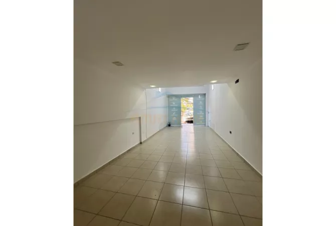 Ambient biznesi ne shitje 1+1 ne Tirane - 72,000 Euro
