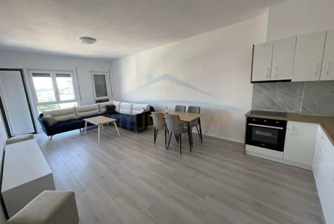 Shtepi me qera 2+1 ne Tirane - 440 Euro