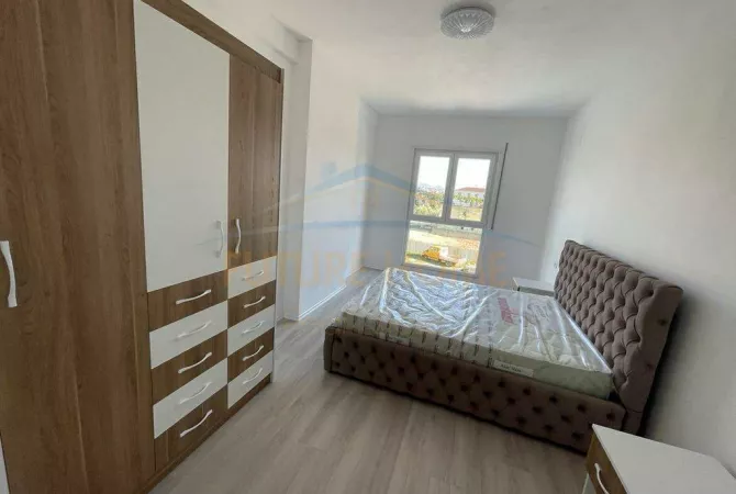 Shtepi me qera 2+1 ne Tirane - 440 Euro