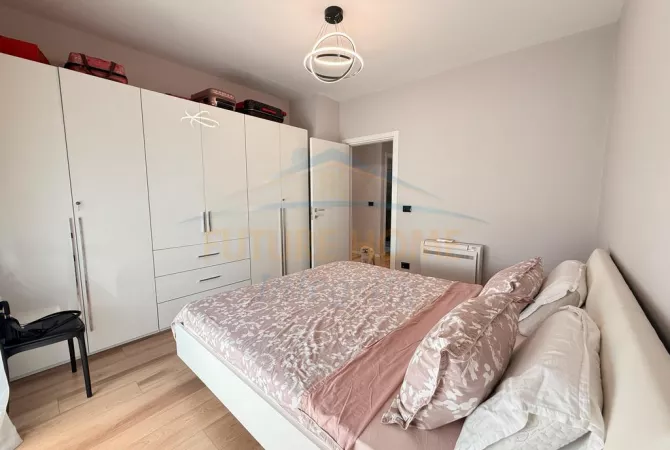 Shtepi ne shitje Apartament ne Tirane, 1+1, Mobilimi E mobiluar, Pagesa 2,500,000  Euro.