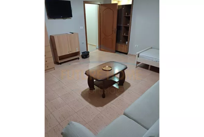 Shtepi me qera 2+1 ne Tirane - 650 Euro