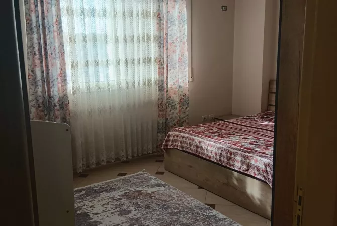 Shtepi me qera Apartament ne Durres, 2+1, Mobilimi E mobiluar, Pagesa 40,000  Leke.