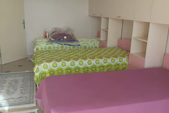 Shtepi me qera Apartament ne Durres, 2+1, Mobilimi E mobiluar, Pagesa 40,000  Leke.