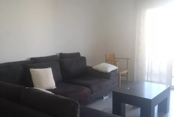 Shtepi me qera 2+1 ne Tirane - 60,000 Leke