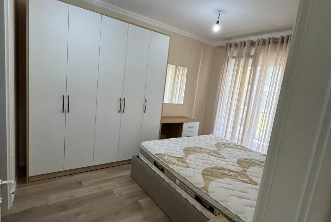 Shtepi me qera Apartament ne Tirane, 2+1, Mobilimi E mobiluar, Pagesa 530  Euro.
