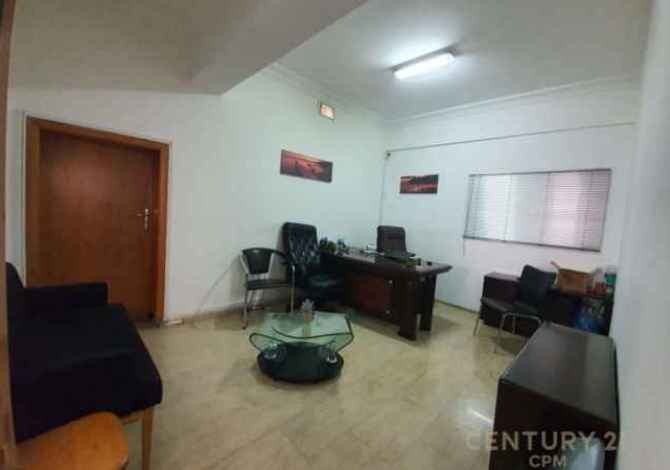 Njesi Komerciale per Qira tek Kafe 