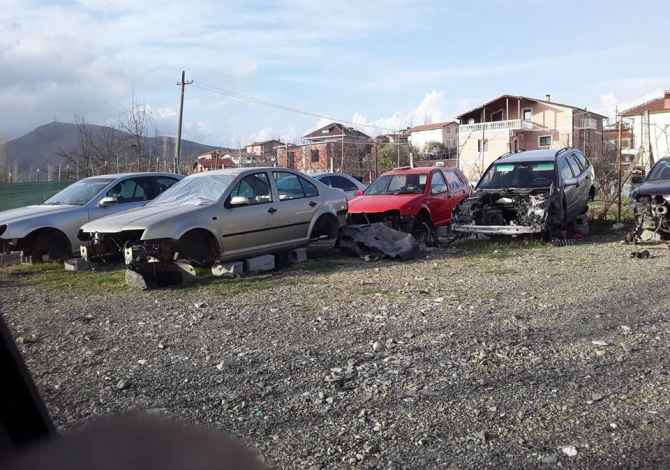 Pjes te ndryshme makinash