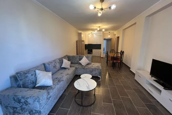 Shtepi me qera 2+1 ne Tirane - 450 Euro