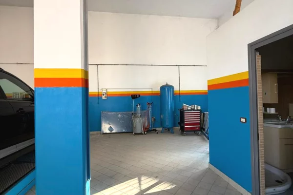 Jepet me qira servis makinash ne Kamez