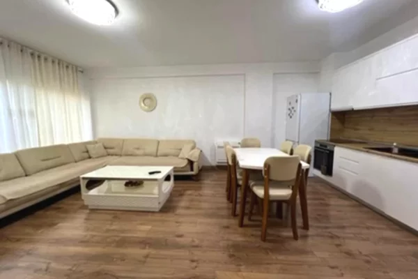 Shtepi me qera 2+1 ne Tirane - 600 Euro