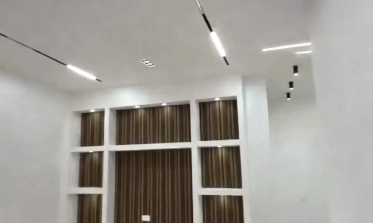 Shtepi ne shitje Apartament ne Tirane, 1+1, Mobilimi Pjeserisht e mobiluar, Pagesa 105,000  Euro.