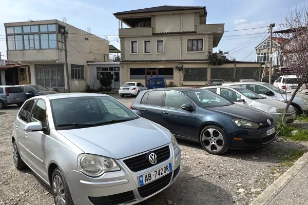 Cars for sale in Elbasan - 3,200 Euro