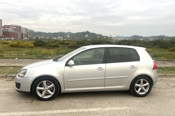 Cars for sale in Tirana - 4,800 Euro