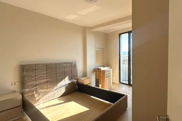 Shtepi me qera 2+1 ne Tirane - 1,000 Euro