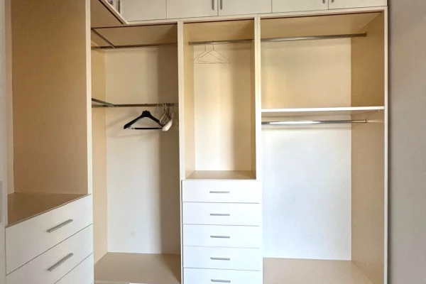 Shtepi me qera Penthose(kati i fundit panoramik) ne Tirane, 3+1, Mobilimi E mobiluar, Pagesa 2,200  Euro.