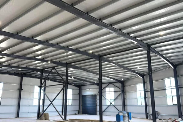 Business Property for Rent 4+1 in Tirana - 1,000 Euro