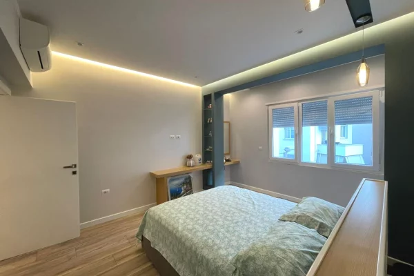 Shtepi me qera 3+1 ne Tirane - 1,350 Euro