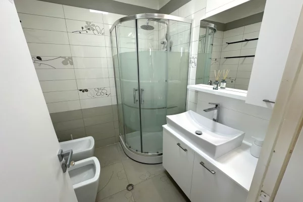 Shtepi me qera 3+1 ne Tirane - 700 Euro