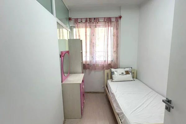 Shtepi me qera 3+1 ne Tirane - 700 Euro