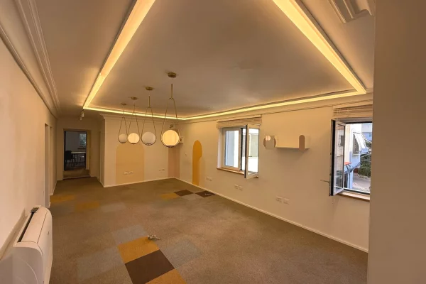 📌Zyre me Qira te Zogu i Zi