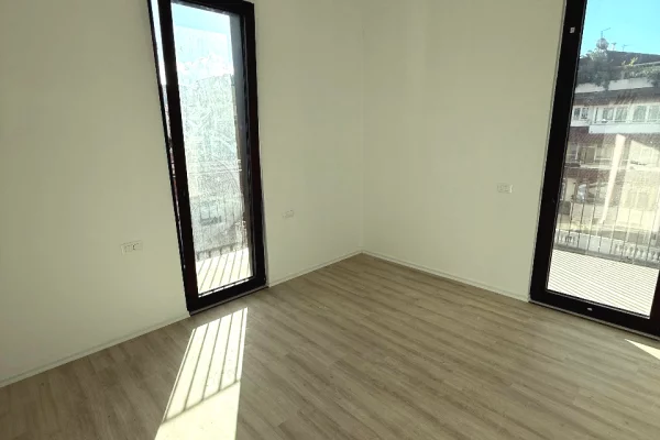 Business Property for Rent 3+1 in Tirana - 1,500 Euro